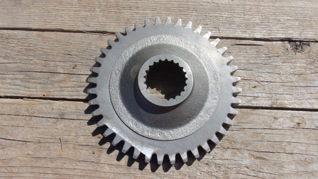 Westlake Plough Parts – Kuhn Mower Gear Splined Center 55911700 Kr4731231 
