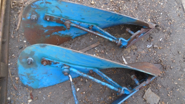 Westlake Plough Parts – Ransomes Plough Yl183 Body Set Pair Lh Used 