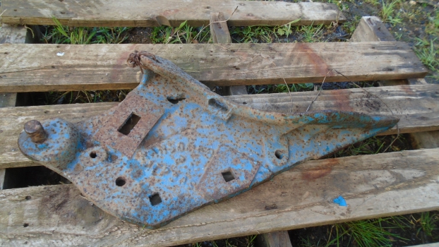 Westlake Plough Parts – Ransomes Trailing Plough Frog Epic Rh (233) 