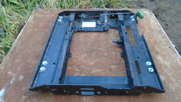 Westlake Plough Parts – John Deere Tractor Combine Seat Base Al117450 