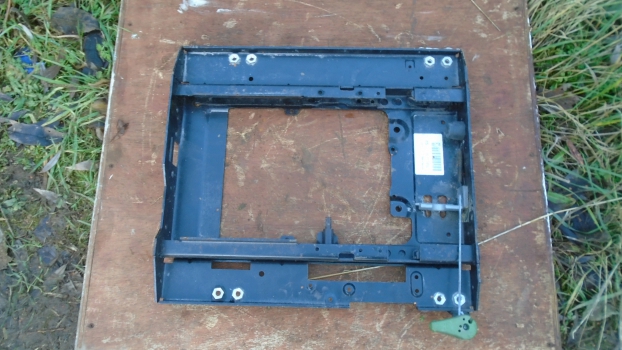 Westlake Plough Parts – John Deere Tractor Combine Seat Base Al117450 