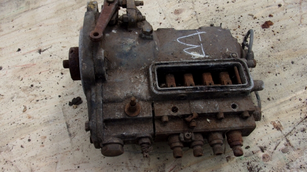 Westlake Plough Parts – Simms Tractor Implement Injector Pump 4 Cylinder (b) 