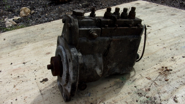 Westlake Plough Parts – Simms Tractor Implement Injector Pump 4 Cylinder (b) 