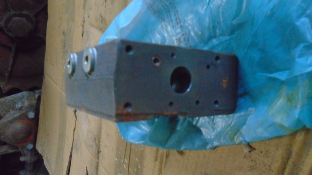 Westlake Plough Parts – John Deere Tractor Combine Hydraulic Valve Part Eq38035 