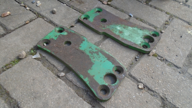 Westlake Plough Parts – John Deere Tractor Plates Pair 