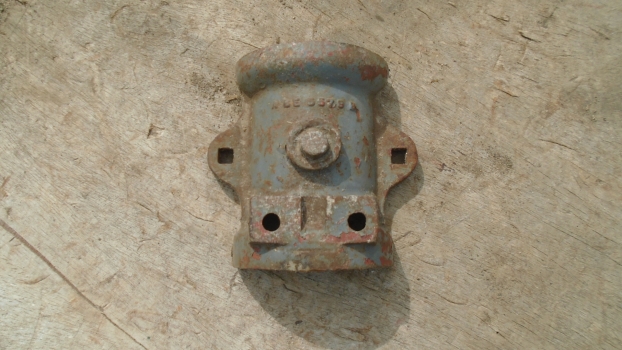 Westlake Plough Parts – Massey Ferguson Disc Harrow Top Bearing Casting 