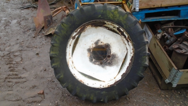 Westlake Plough Parts – Implement Tractor Wheel 9 X 24 Dunlop Farm Tractor 