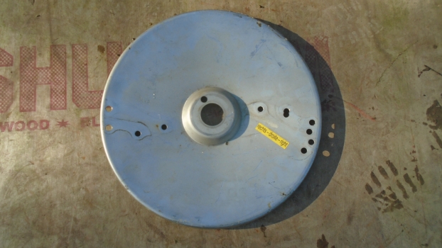 Westlake Plough Parts – KUHN SPREADER DISC D4 RIGHT 430MM 