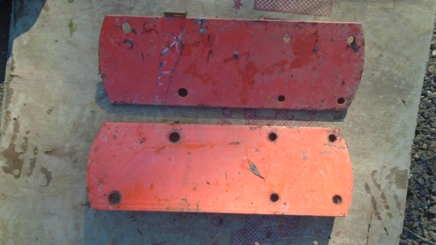 Westlake Plough Parts – KUHN POWER HARROW BRACKETS PAIR 