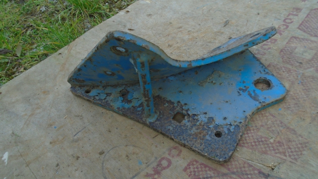 Westlake Plough Parts – Ransomes Plough Ucn Frog Rh 3 Bolt Point (250) 