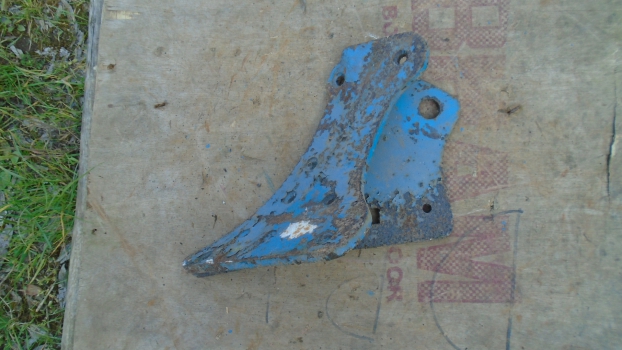 Westlake Plough Parts – Ransomes Plough Ucn Frog Rh 3 Bolt Point (250) 