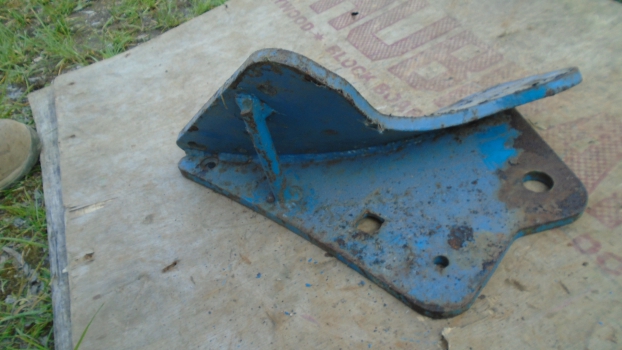 Westlake Plough Parts – Ransomes Plough Ucn Frog Rh 3 Bolt Point (251) 