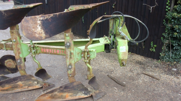 Westlake Plough Parts – Dowdeswell Plough DP8 3 Furrow Reversable 