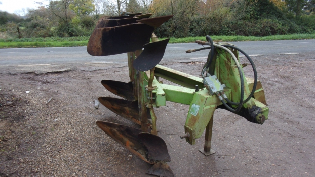 Westlake Plough Parts – Dowdeswell Plough DP8 3 Furrow Reversable 