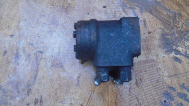 Westlake Plough Parts – Massey Ferguson Tractor Danfoss Steering Unit 