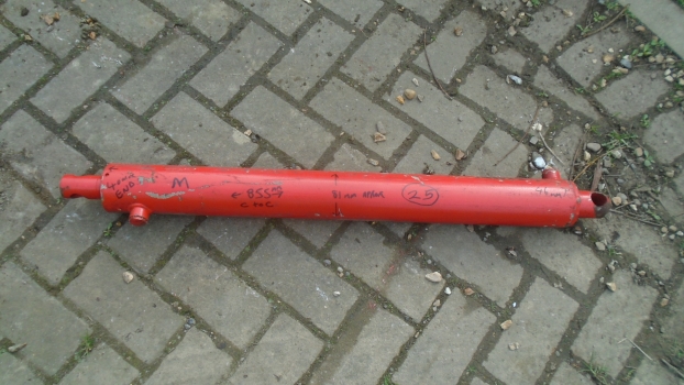 Westlake Plough Parts – Tractor Implement Massey Ferguson Loader Ram 855mm Length 81mm Wide 