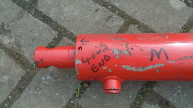Westlake Plough Parts – Tractor Implement Massey Ferguson Loader Ram 855mm Length 81mm Wide 