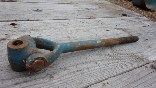 Westlake Plough Parts – Ford Tractor Linkage Dropper Threaded Part 