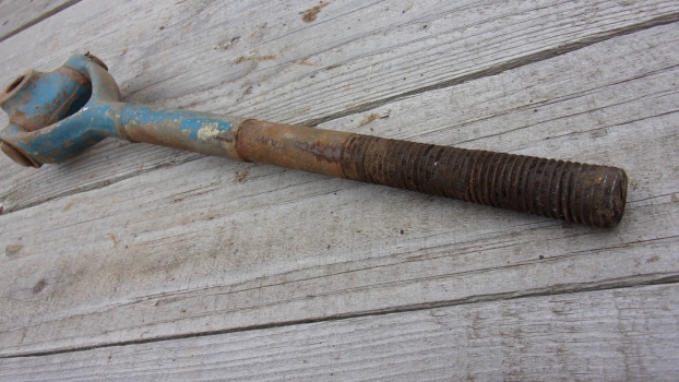 Westlake Plough Parts – Ford Tractor Linkage Dropper Threaded Part 