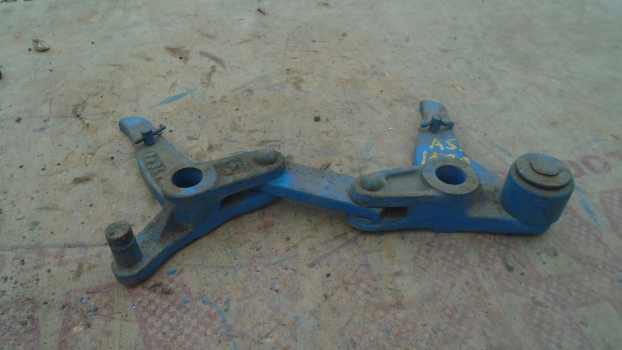 Westlake Plough Parts – Ransomes Trailing Plough Trip Parts As1599 3/4 Holes 