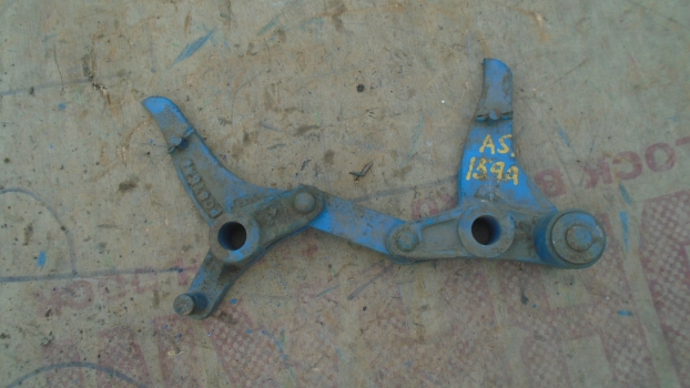 Westlake Plough Parts – Ransomes Trailing Plough Trip Parts As1599 3/4 Holes 