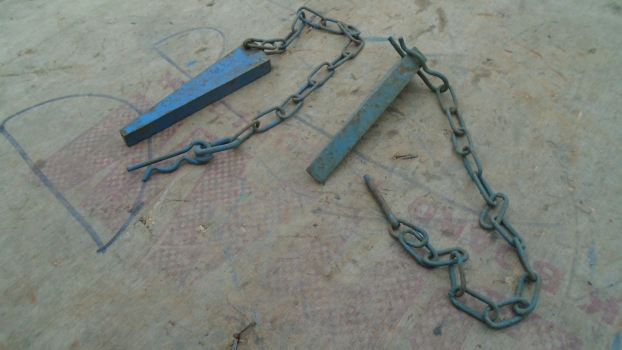 Westlake Plough Parts – Ransomes Plough Skimmer Wedges & Chains Pair 