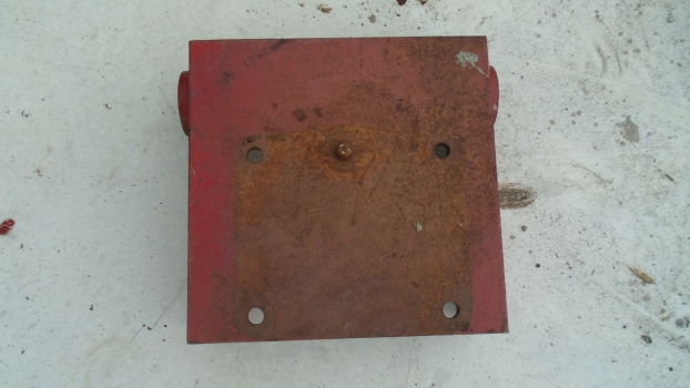 Westlake Plough Parts – International Tractor Drawbar Plate Red 
