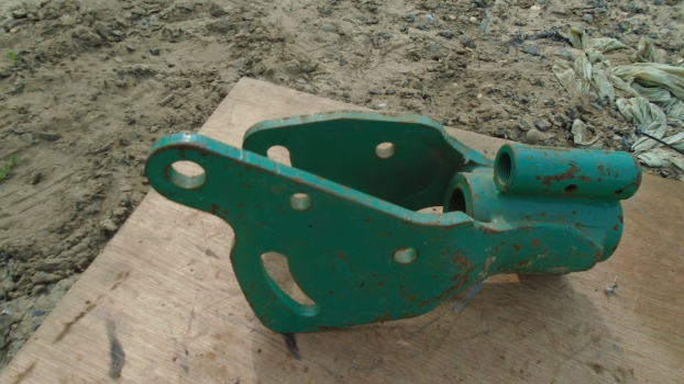 Westlake Plough Parts – Kverneland Plough Swivel Bracket 
