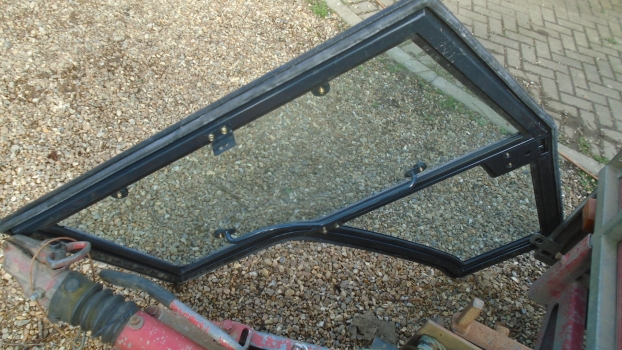 Westlake Plough Parts – Massey Ferguson 1250 Compact Tractor Cab Door Left Hand 