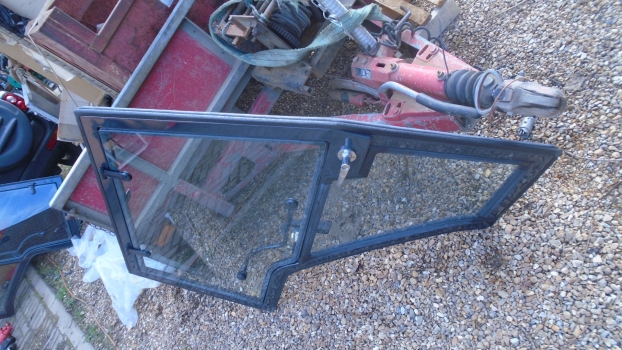Westlake Plough Parts – Massey Ferguson 1250 Compact Tractor Cab Door Right Hand 