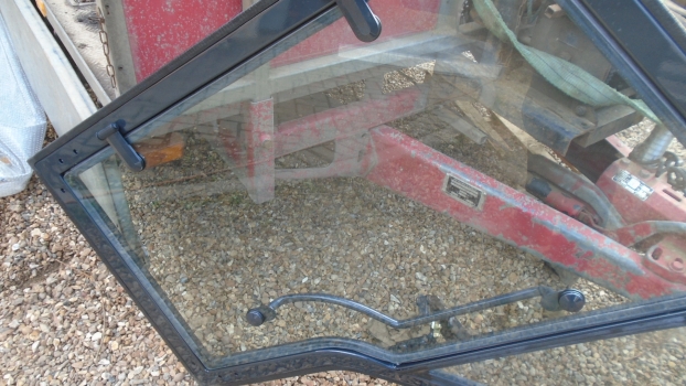 Westlake Plough Parts – Massey Ferguson 1250 Compact Tractor Cab Door Right Hand 