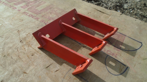 Westlake Plough Parts – Kuhn Implement Scraper Bracket 