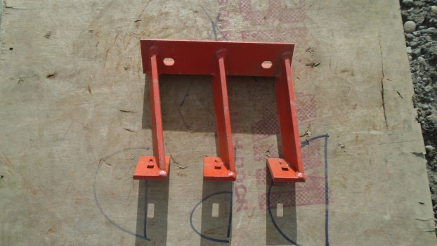Westlake Plough Parts – Kuhn Implement Scraper Bracket 