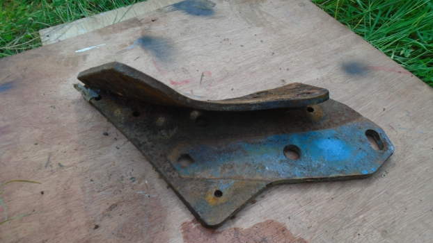 Westlake Plough Parts – Ransomes Plough Scn 3 Bolt Point Frog Lh (277) 