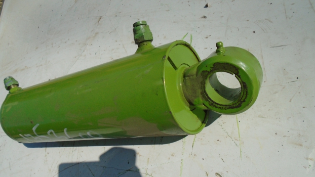 Westlake Plough Parts – Dowdeswell Plough Hydraulic Ram 1353600 