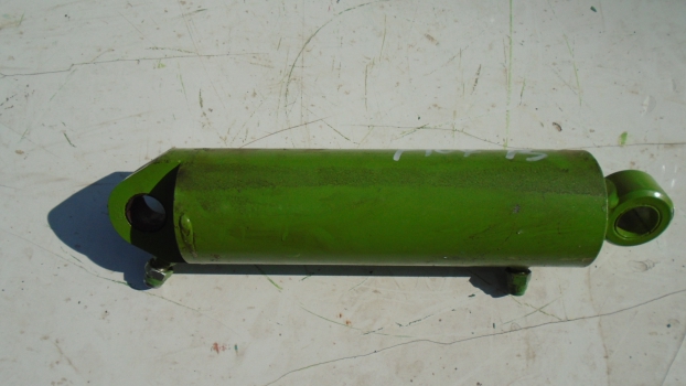 Westlake Plough Parts – Dowdeswell Plough Hydraulic Ram 1353600 
