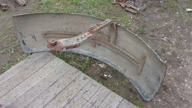Westlake Plough Parts – Ford New Holland Tractor 6810 Type Front Mud Guards Pair 