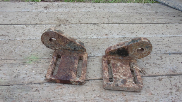 Westlake Plough Parts – Ford New Holland Tractor 6810 Type Front Mud Guards Pair 