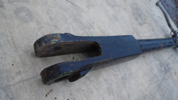 Westlake Plough Parts – Ford Tractor 3 Cylinder 4000 Range Level Box Repro 670mm Pin To Pin 