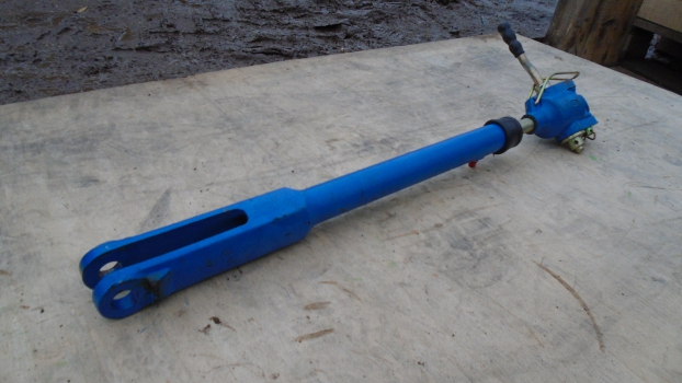 Westlake Plough Parts – Ford Tractor 3 Cylinder 400 Range Level Box Repro Blue 