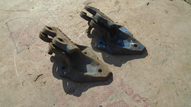Westlake Plough Parts – Ransomes Reversible Early Skim Frogs Pc1839 Pair Lh 