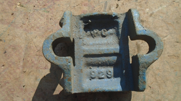 Westlake Plough Parts – Ransomes Trailing Plough Disc Stem Casting Old Type Bean Pc929 