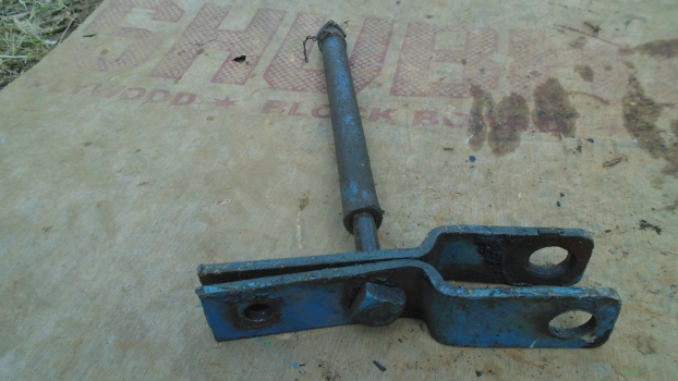 Westlake Plough Parts – Ransomes Mg Ts42 Plough Front Spacer And Brackets 