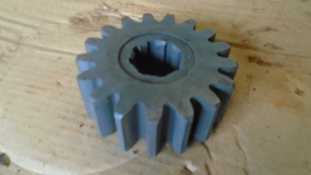 Westlake Plough Parts – Howard Rotavator 17 Tooth Gear 8 Spline (code8) 