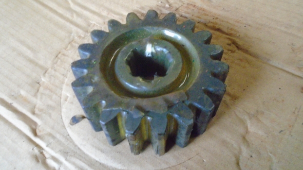 Westlake Plough Parts – Howard Rotavator 19 Tooth gear 8 Spline (code6) 