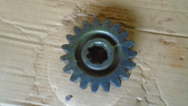 Westlake Plough Parts – Howard Rotavator 19 Tooth gear 8 Spline (code6) 