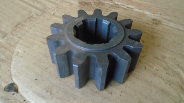 Westlake Plough Parts – Howard Rotavator 13 Tooth Gear 8 Spline (code9) 