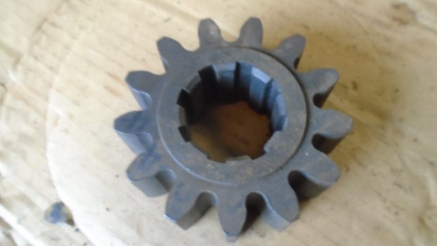 Westlake Plough Parts – Howard Rotavator 13 Tooth Gear 8 Spline (code9) 
