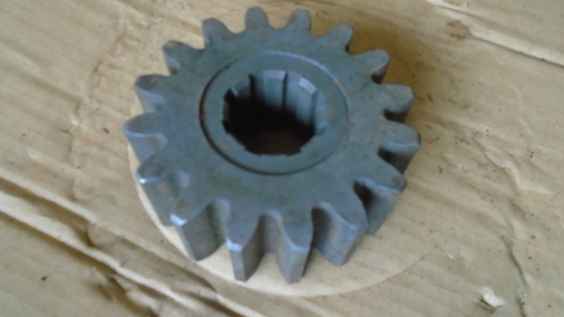 Westlake Plough Parts – Howard Rotavator 16 Tooth Gear 8 Spline (code14) 
