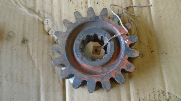 Westlake Plough Parts – Howard Rotavator 17 Tooth Gear 10 Spline 65575 (code26) 